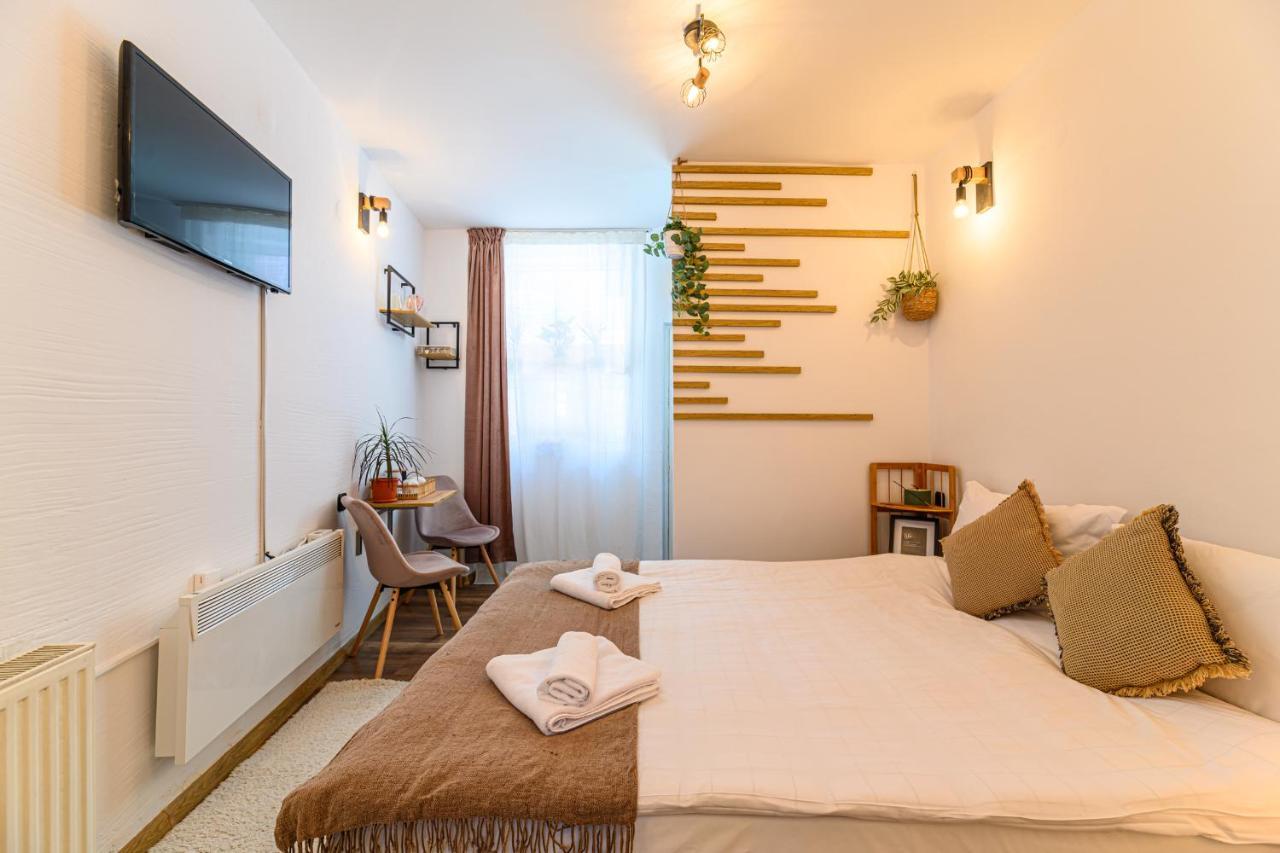 Backpacker'S Room Брашов Экстерьер фото